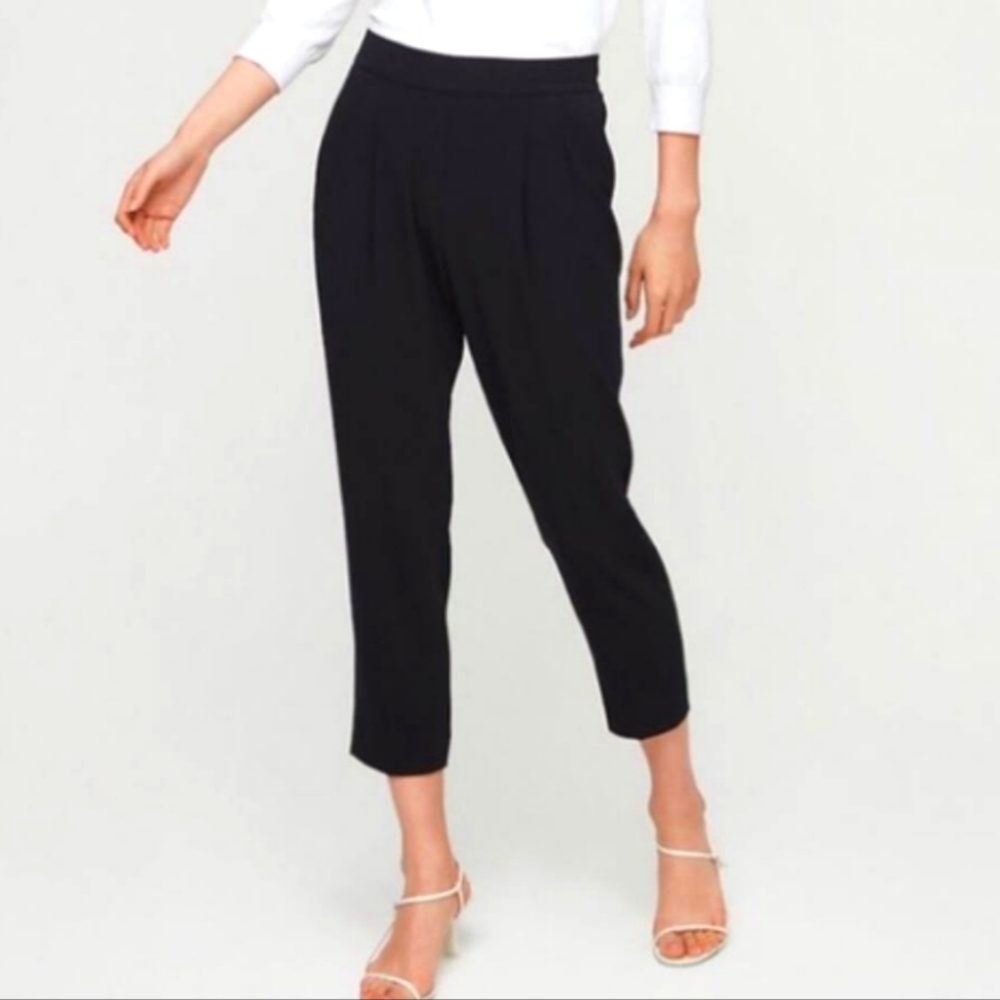 EUC ARITZIA Babaton Cohen Cropped Pleated Dress Pant Black Size 6